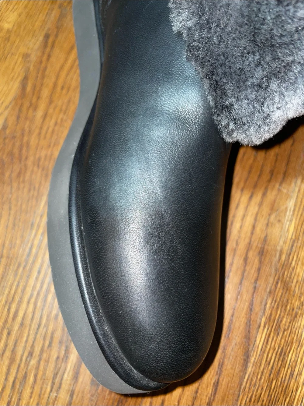 UGG classic Berge mini leather slip on boots